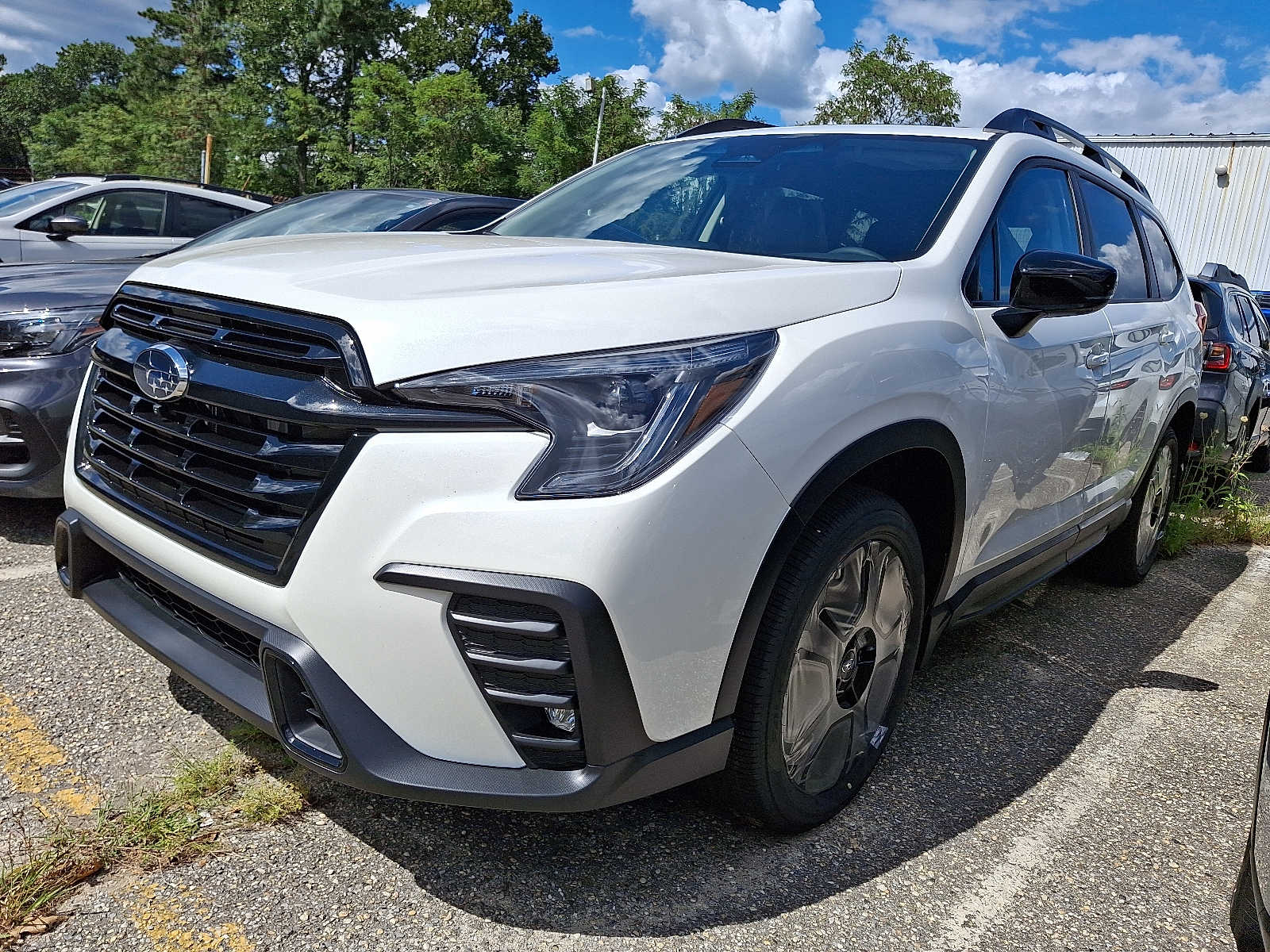 2025 Subaru Ascent Onyx Edition Touring photo 3
