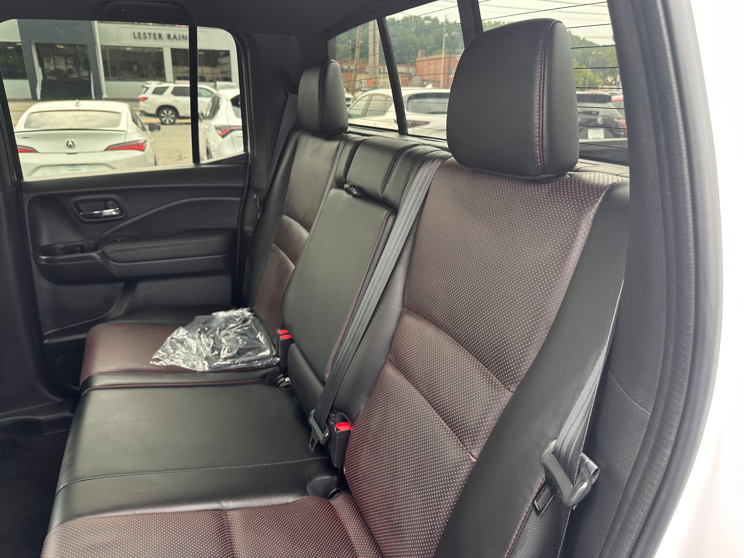2024 Honda Ridgeline Black Edition - Photo 11
