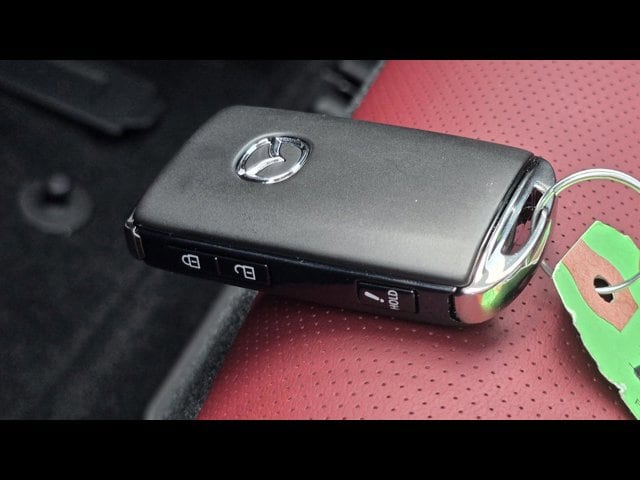 2025 Mazda CX-30 Carbon Edition - Photo 24