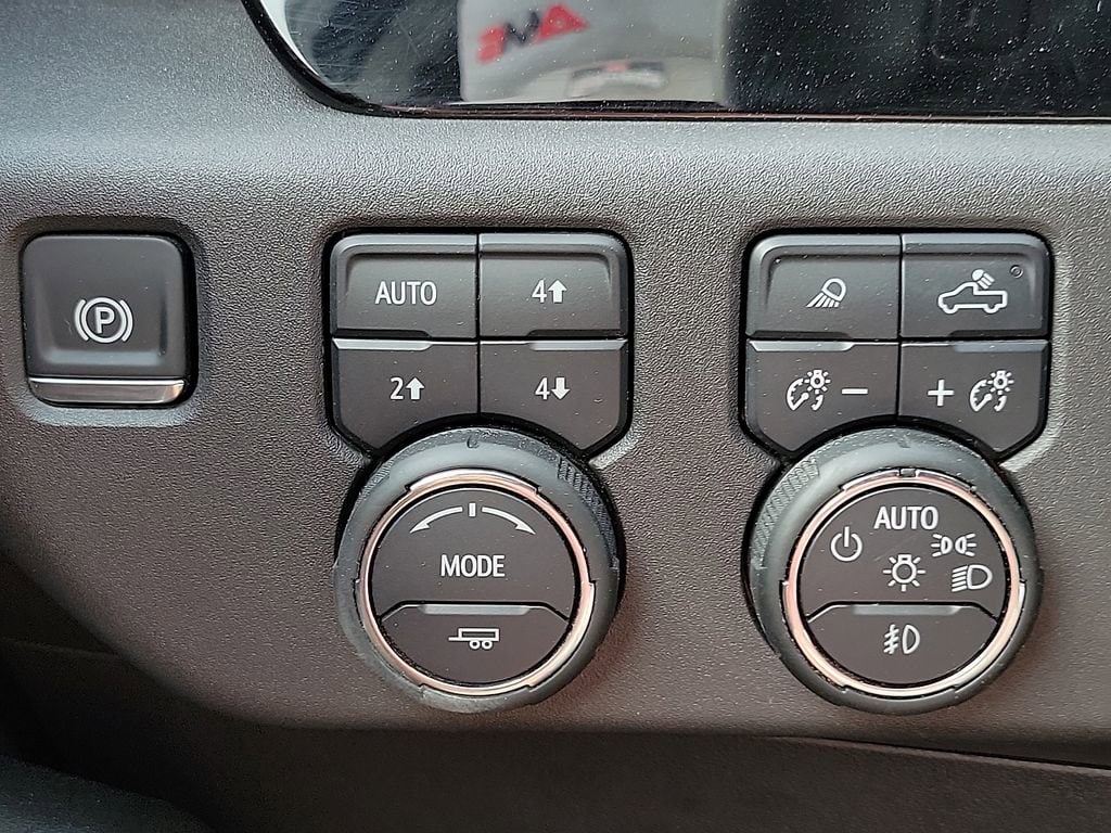 2025 Chevrolet Silverado 1500 LTZ - Photo 24