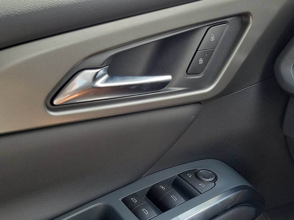 2027 Chevrolet Traverse LT - Photo 29