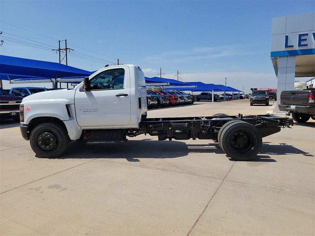 2024 Chevrolet Silverado 5500HD Work Truck photo 2