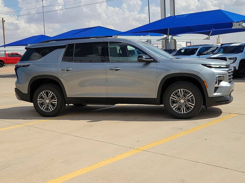 2027 Chevrolet Traverse LT - Photo 7