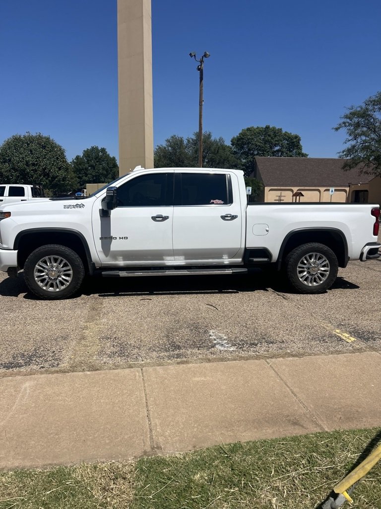 2022 Chevrolet Silverado 2500HD High Country photo 2