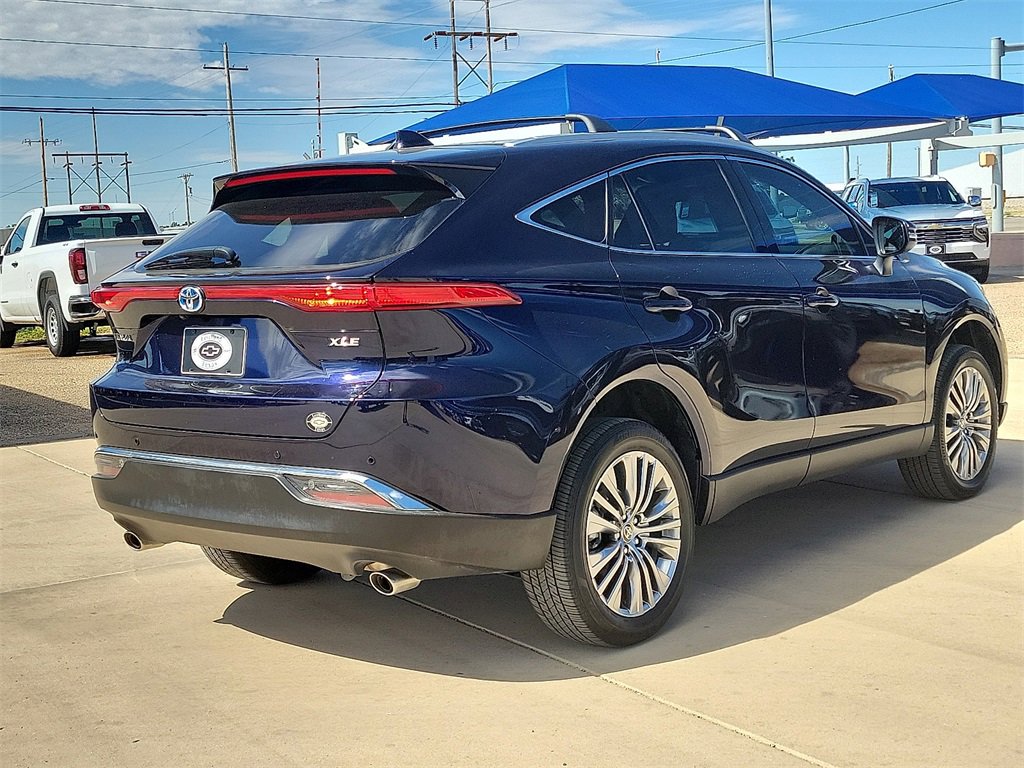 2024 Toyota Venza LE photo 3