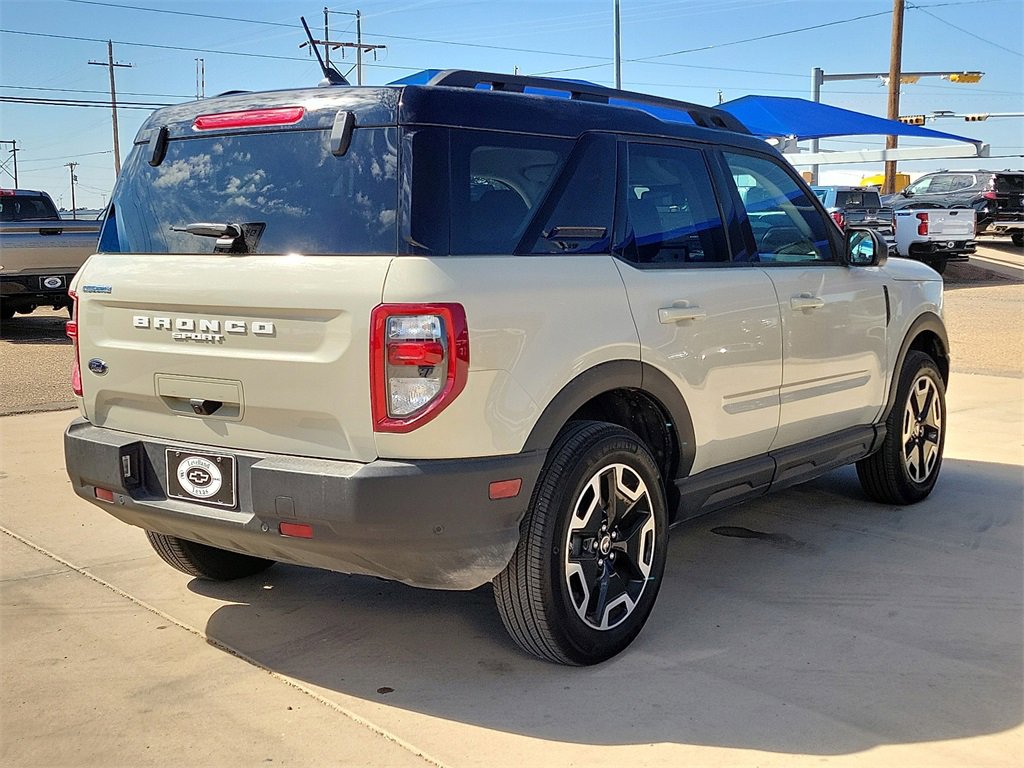 2024 Ford Bronco Sport Outer Banks photo 2