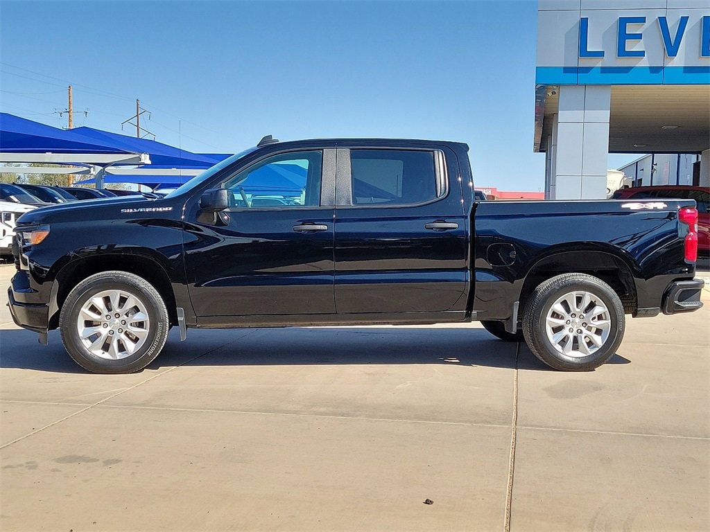 Used 2023 Chevrolet Silverado 1500 Custom with VIN 3GCPDBEK0PG272627 for sale in Levelland, TX