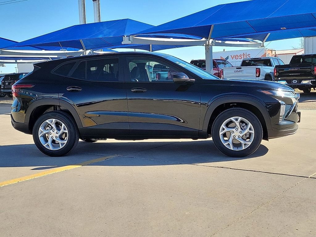 2026 Chevrolet Trax LS - Photo 6