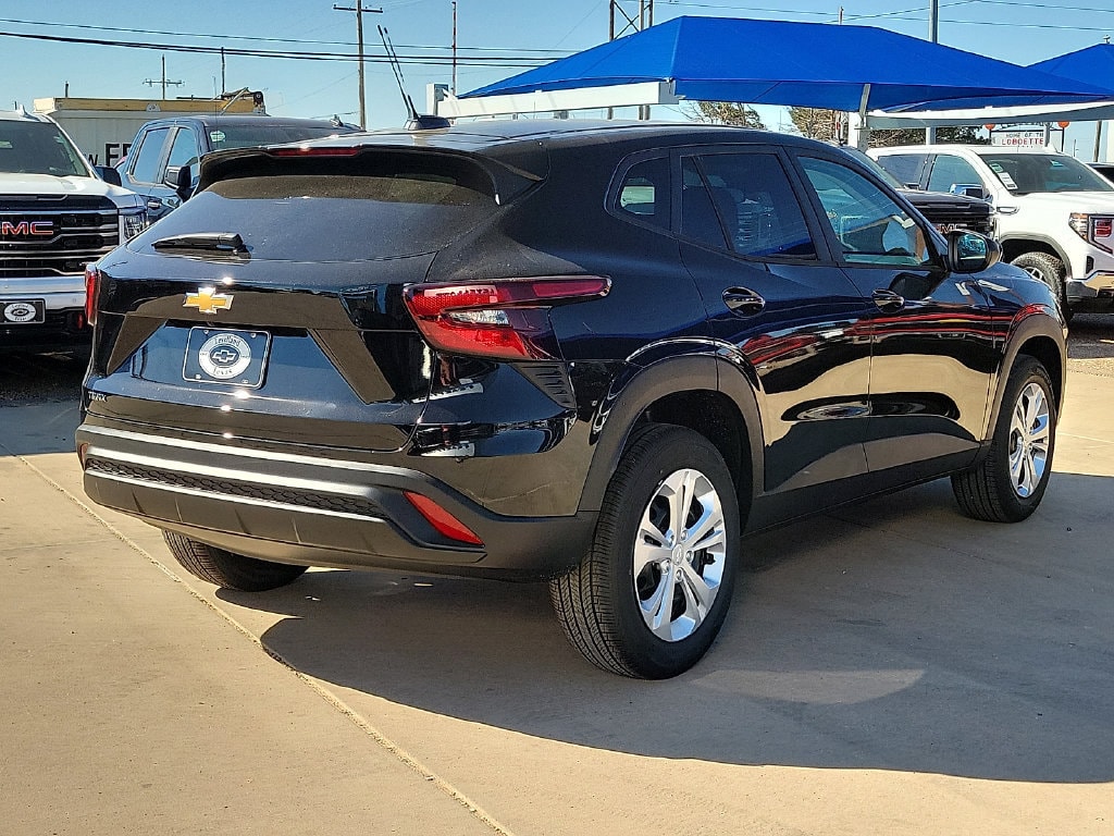 2026 Chevrolet Trax LS - Photo 6