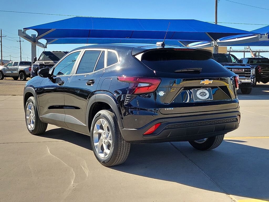 New 2026 Chevrolet Trax LS SUV