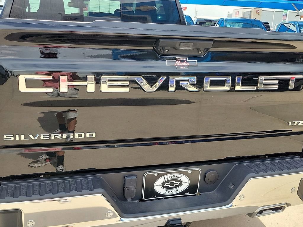 2025 Chevrolet Silverado 1500 LTZ - Photo 13