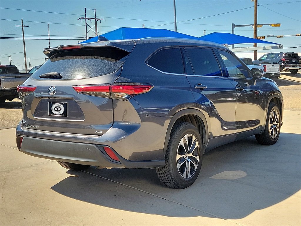 2020 Toyota Highlander XLE photo 3