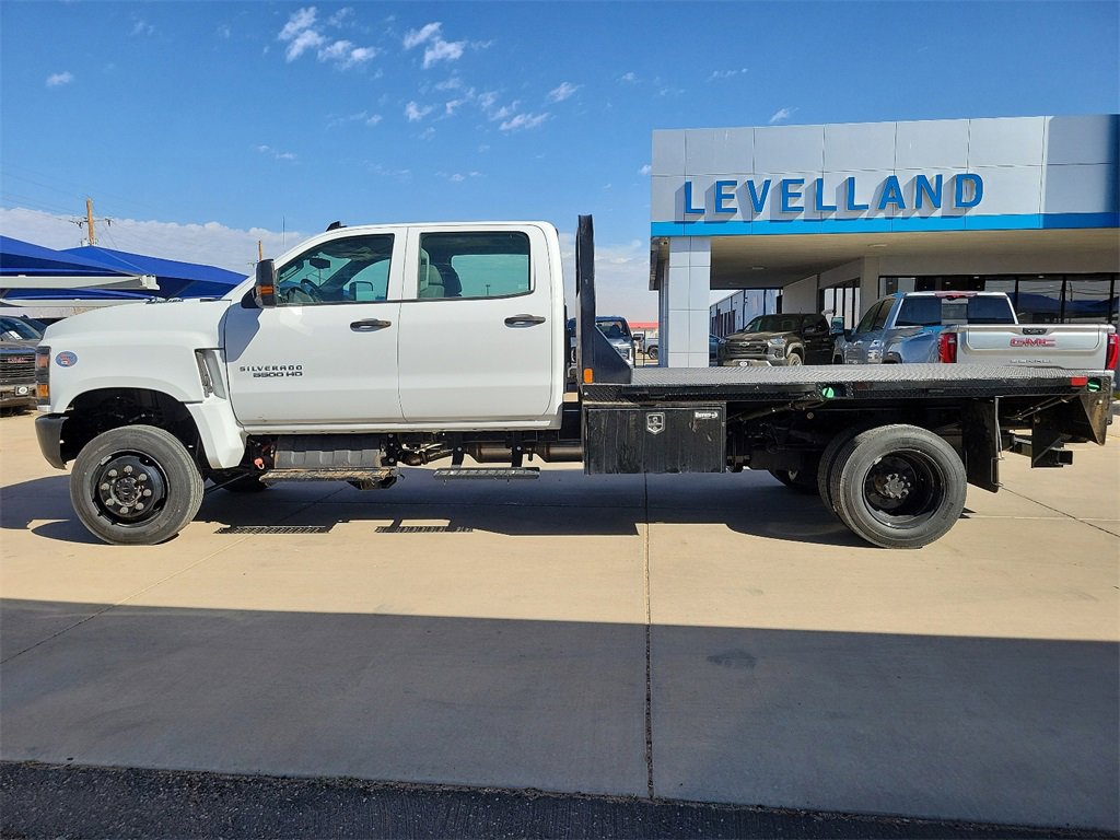 2024 Chevrolet Silverado 5500HD Work Truck photo 2