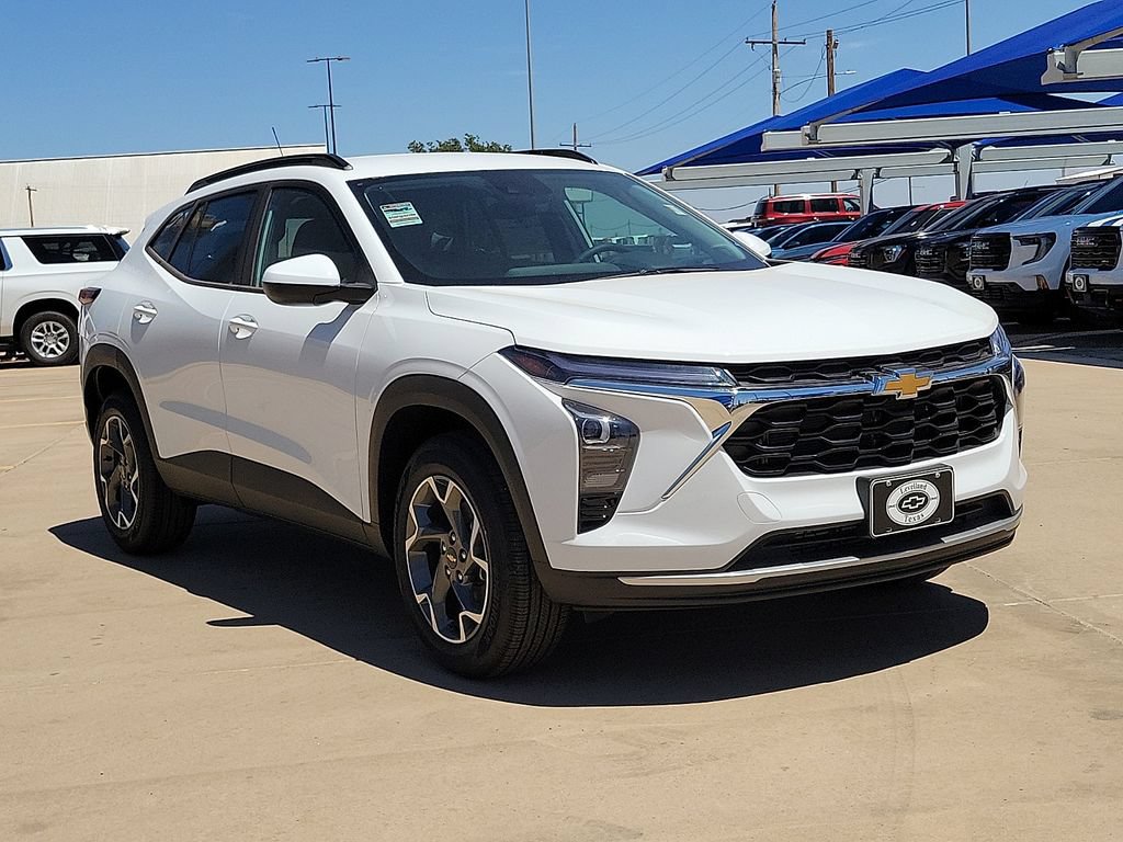 2026 Chevrolet Trax LT - Photo 9