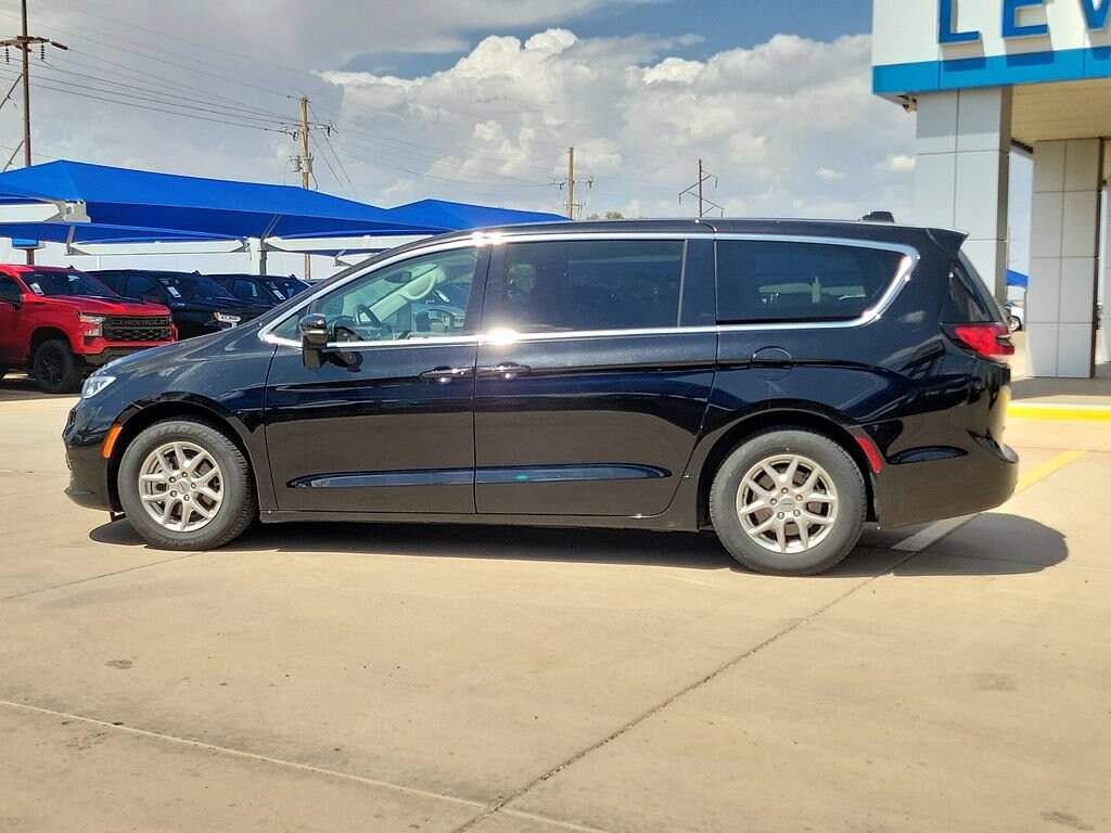 Used 2024 Chrysler Pacifica Touring L Van Passenger Van