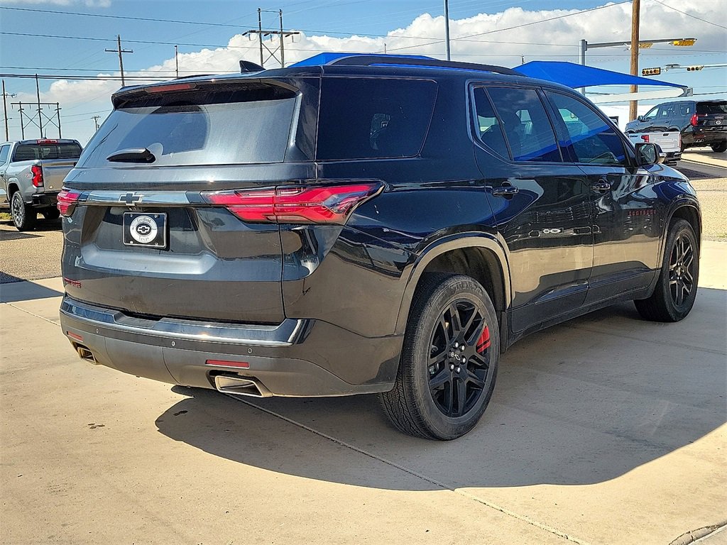 2022 Chevrolet Traverse Premier photo 2
