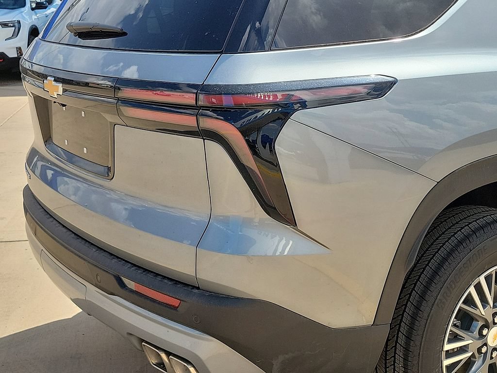 2027 Chevrolet Traverse LT - Photo 14
