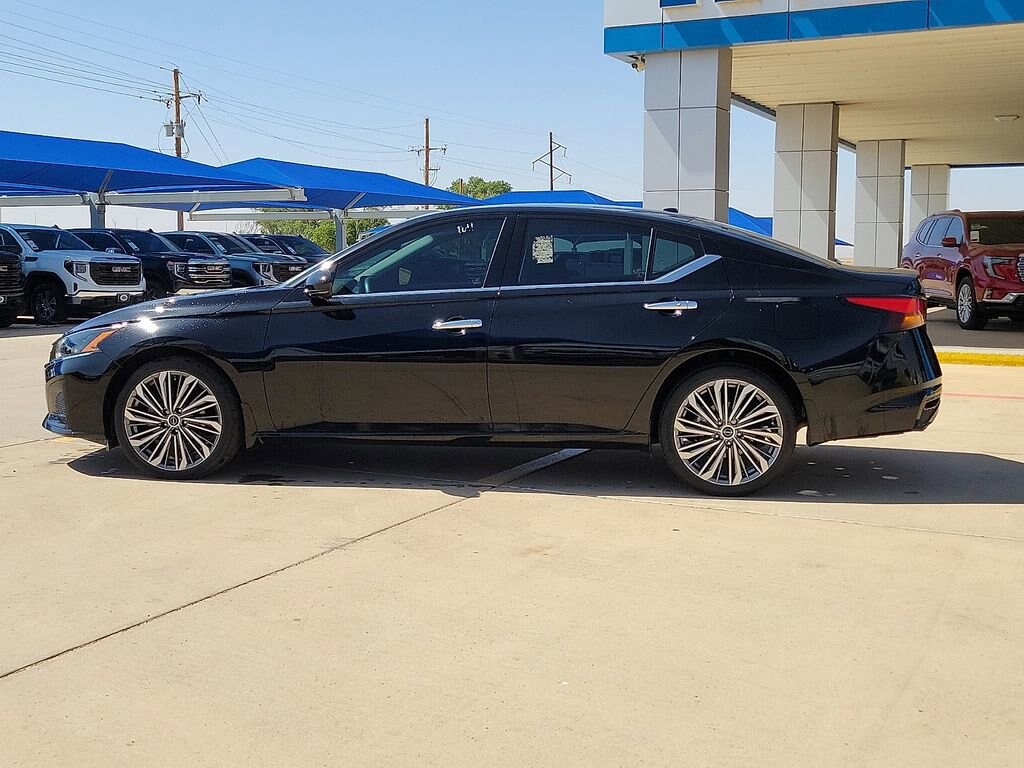 Used 2023 Nissan Altima 2.5 SL Sedan