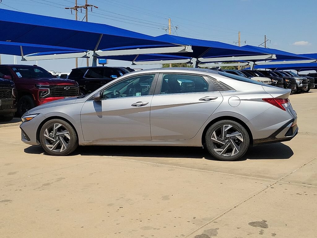 Used 2025 Hyundai Elantra SEL Convenience