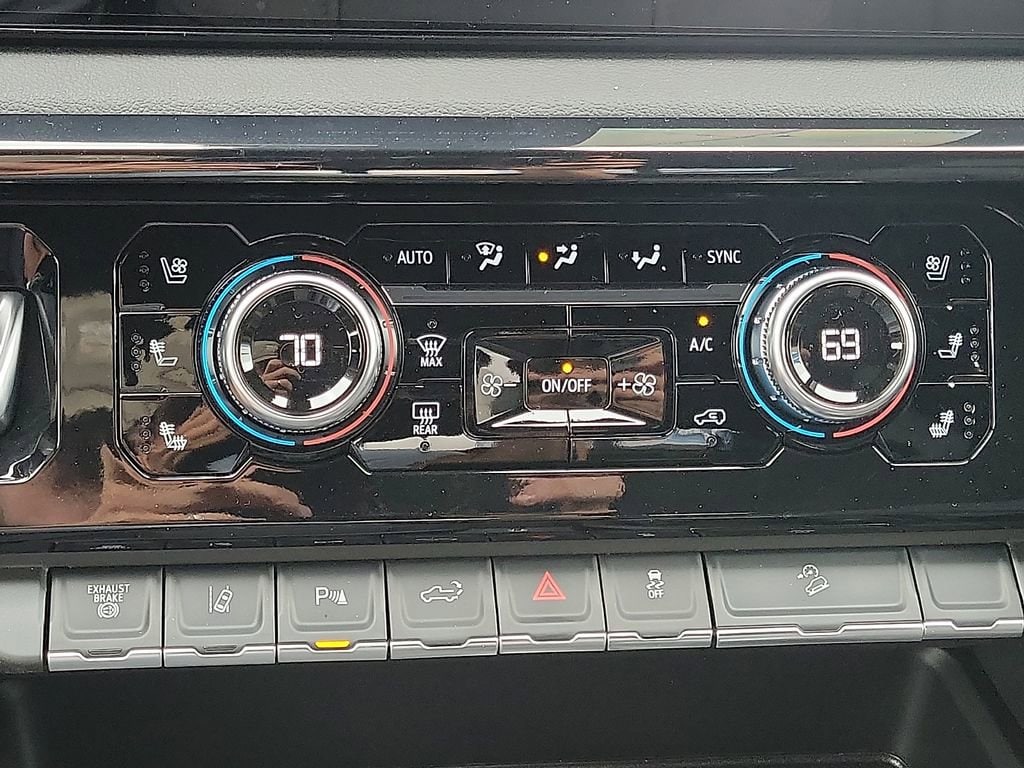 2026 GMC Sierra 2500HD AT4 - Photo 18