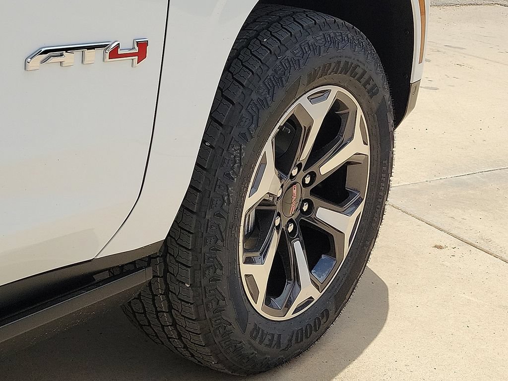 2026 GMC Yukon AT4 Ultimate - Photo 15