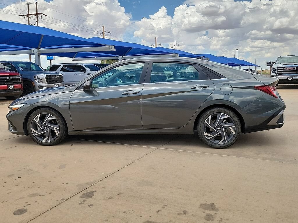 Used 2025 Hyundai Elantra SEL Convenience