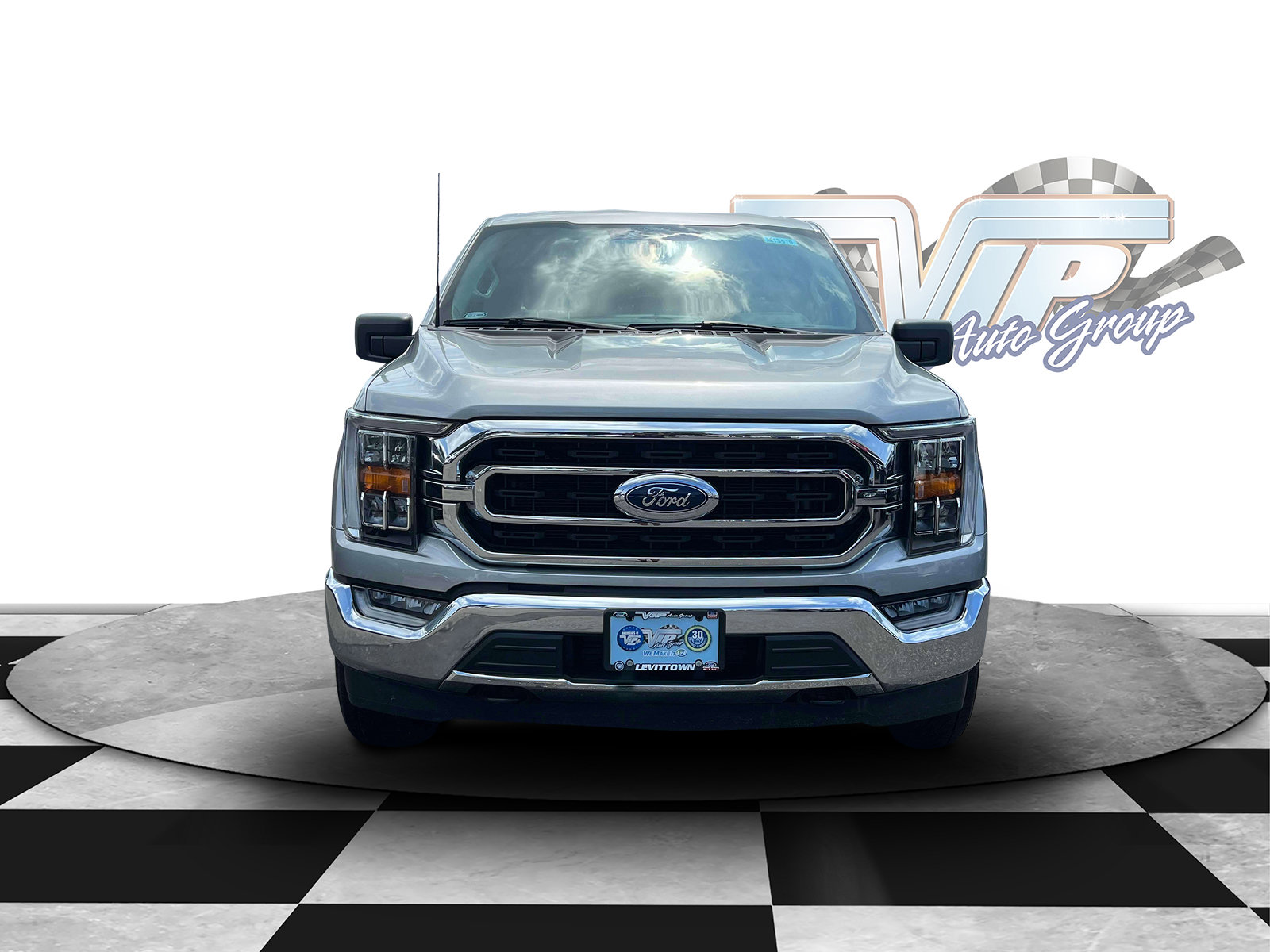 Used 2022 Ford F-150 XLT with VIN 1FTEW1EP0NKD60493 for sale in Levittown, NY