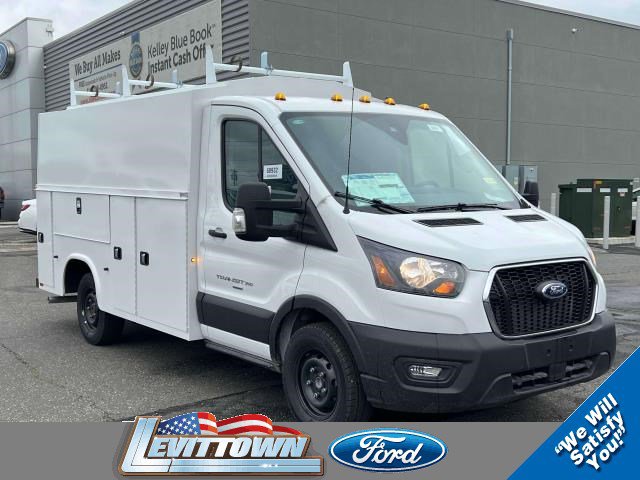 2025 Ford Transit Cutaway photo 2