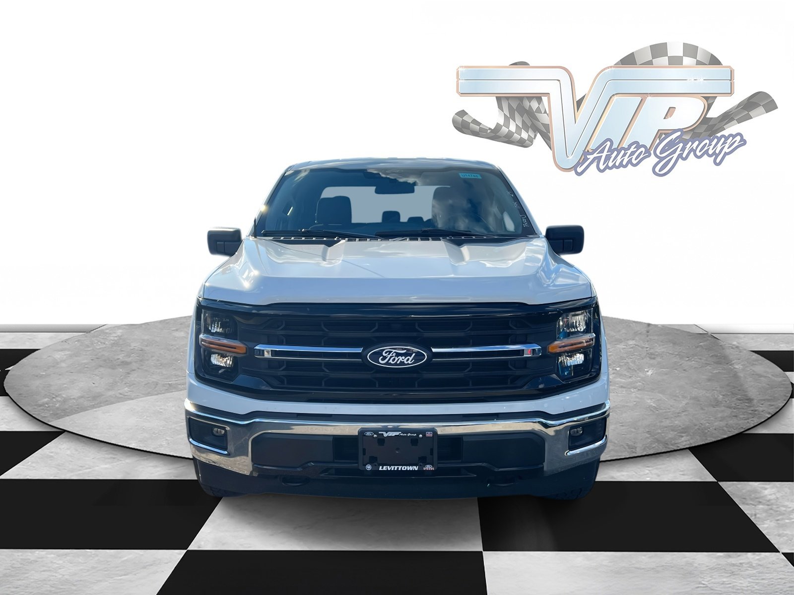 2025 Ford F-150 XLT photo 2