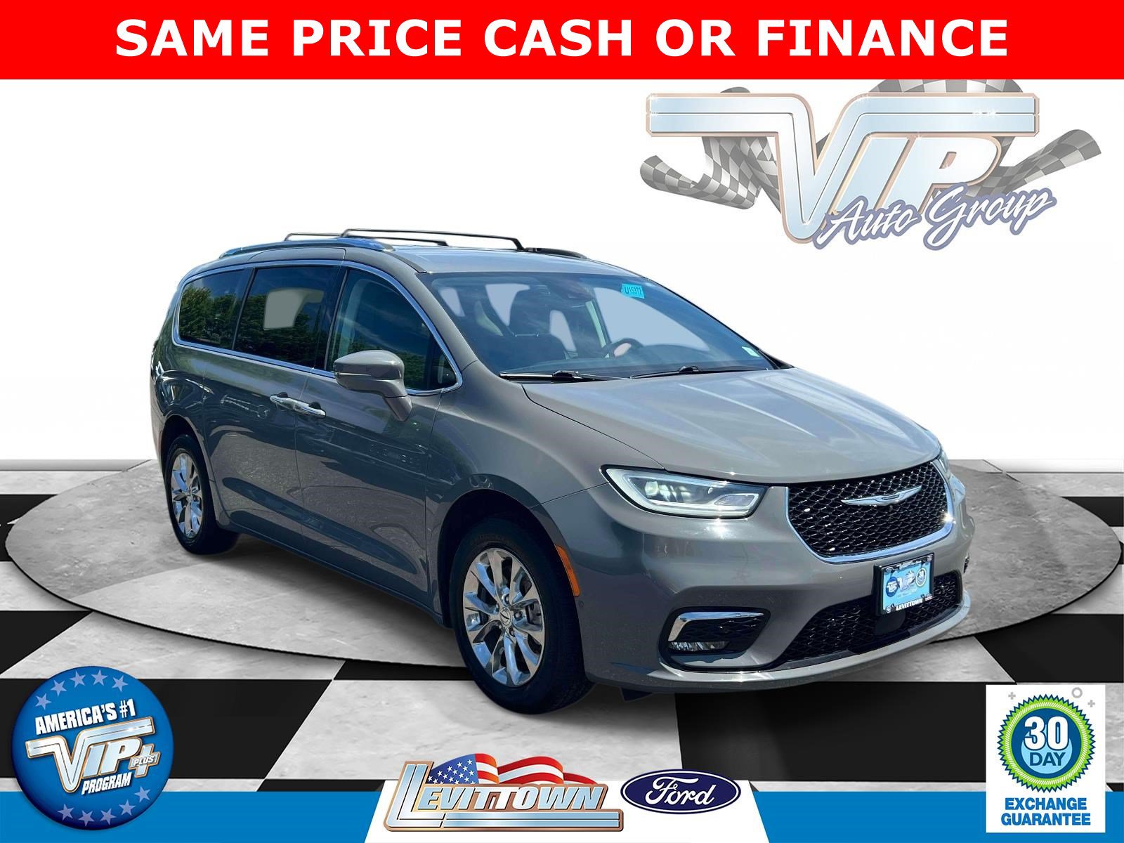 2021 Chrysler Pacifica Touring L's photo