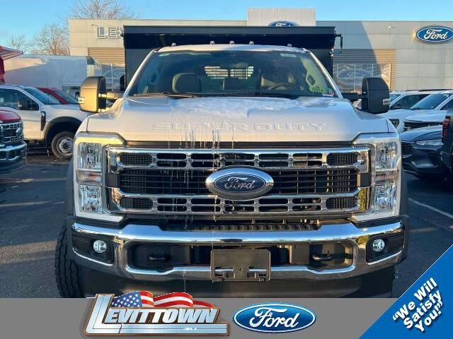 2024 Ford F-600 photo 2