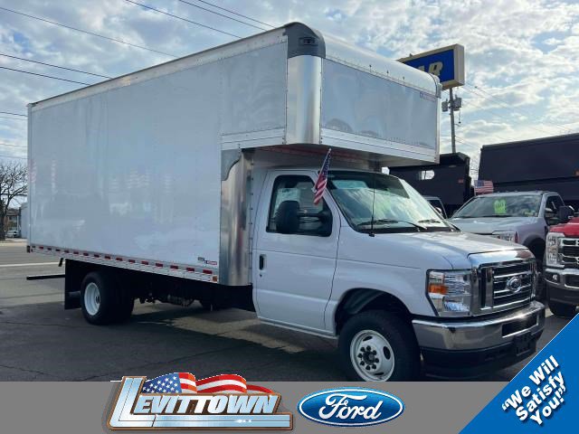 2025 Ford E-450 photo 3