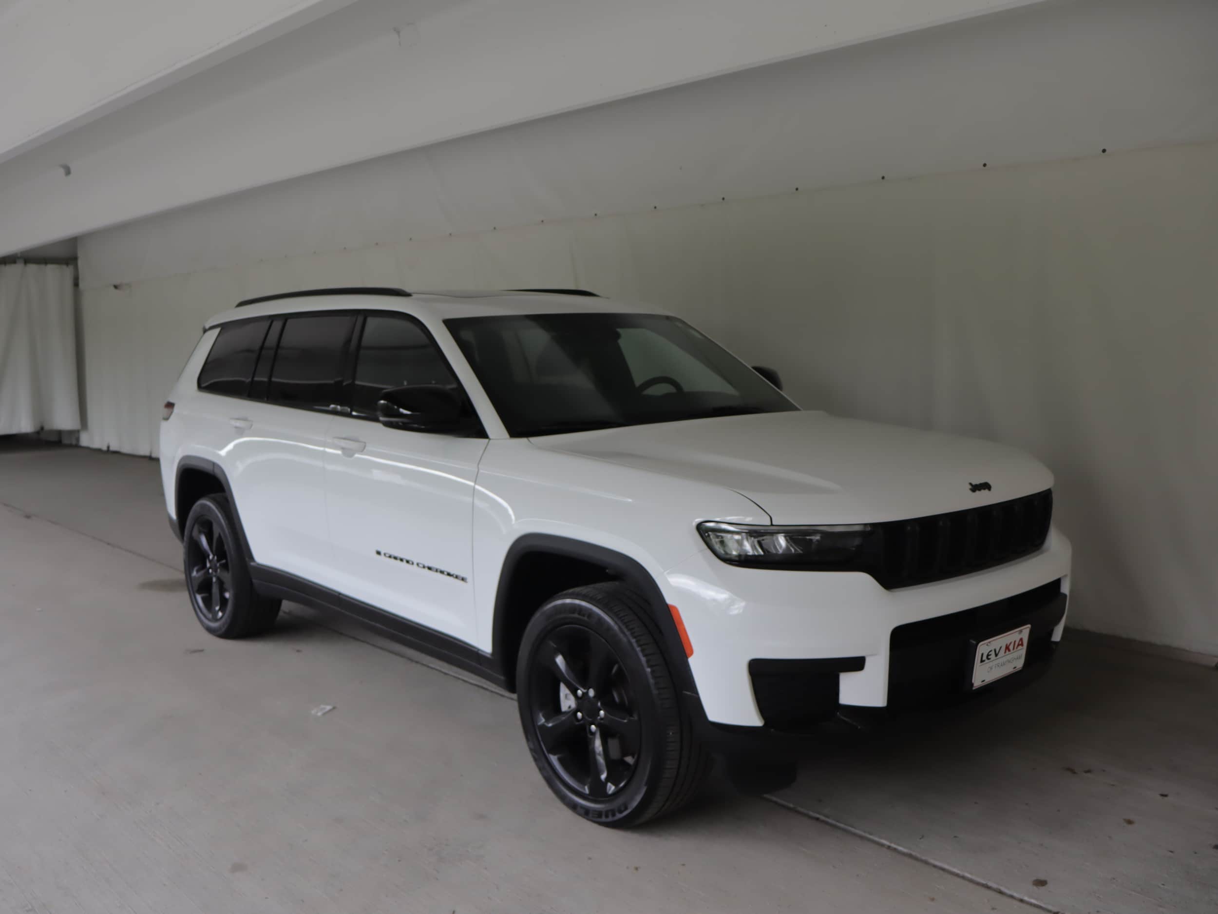 2023 Jeep Grand Cherokee L Altitude 4x4's photo