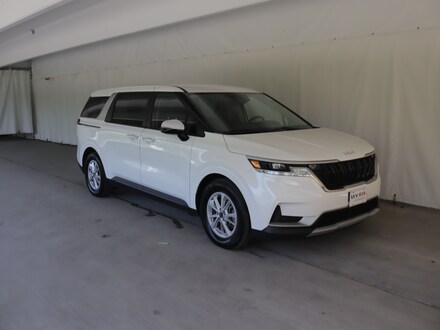 2024 Kia Carnival LX MPV