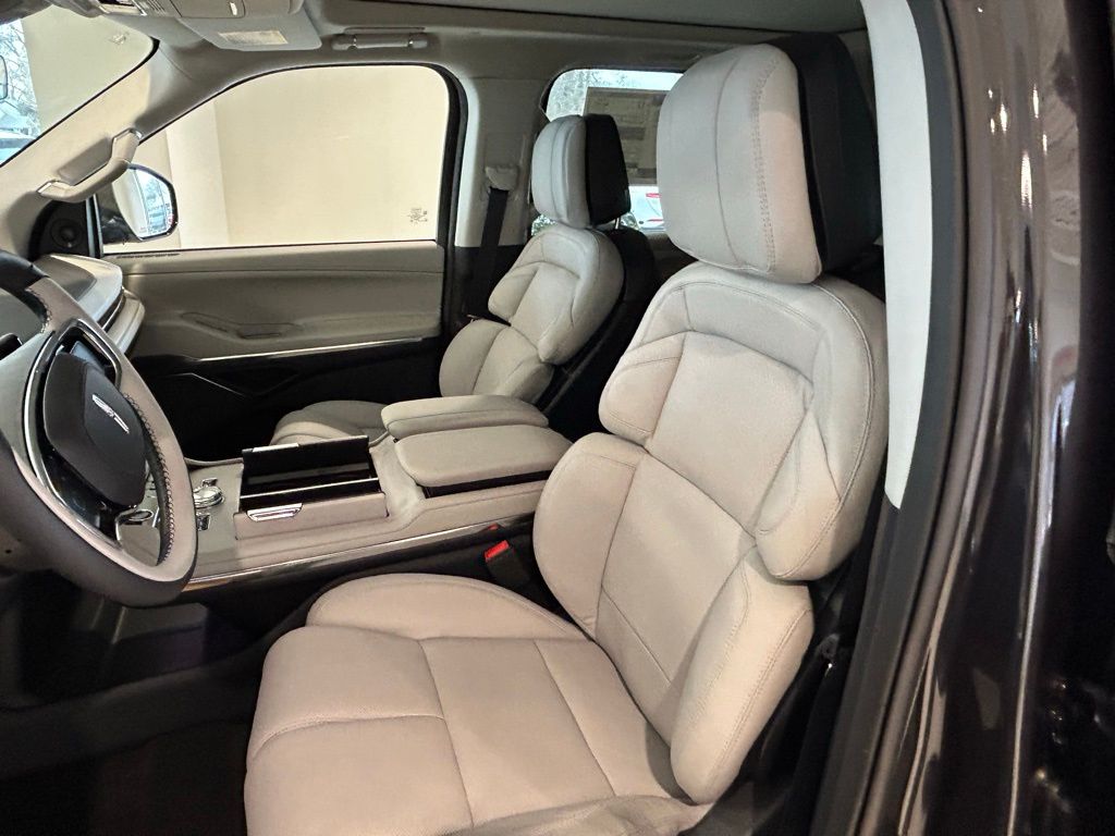 2025 Lincoln Navigator Reserve L - Photo 17