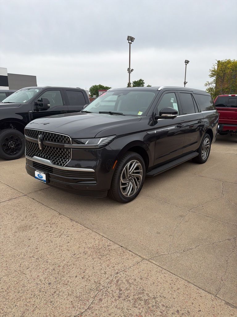2026 Lincoln Navigator Premiere L 4WD's photo