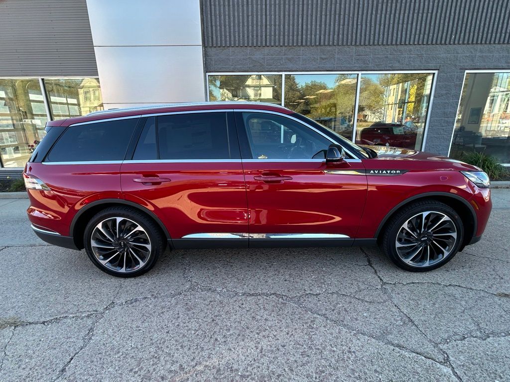 2025 Lincoln Aviator Reserve AWD's photo