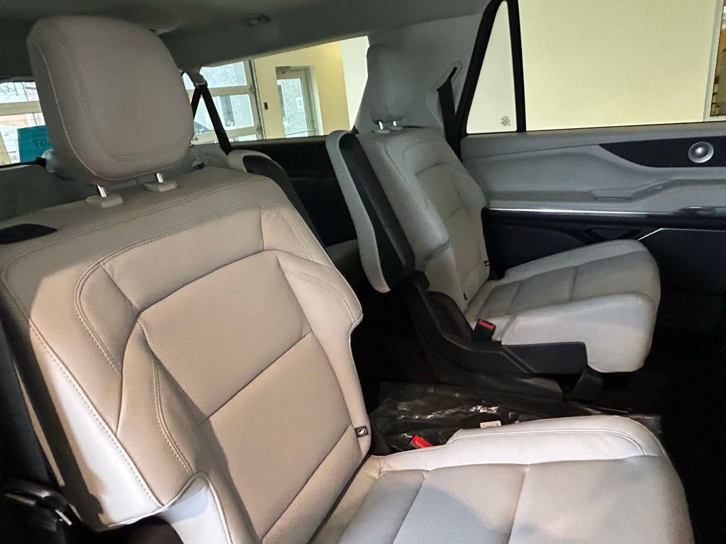 2025 Lincoln Navigator Reserve L - Photo 7