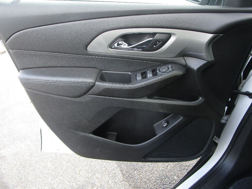 Used 2022 Chevrolet Traverse LT Cloth SUV