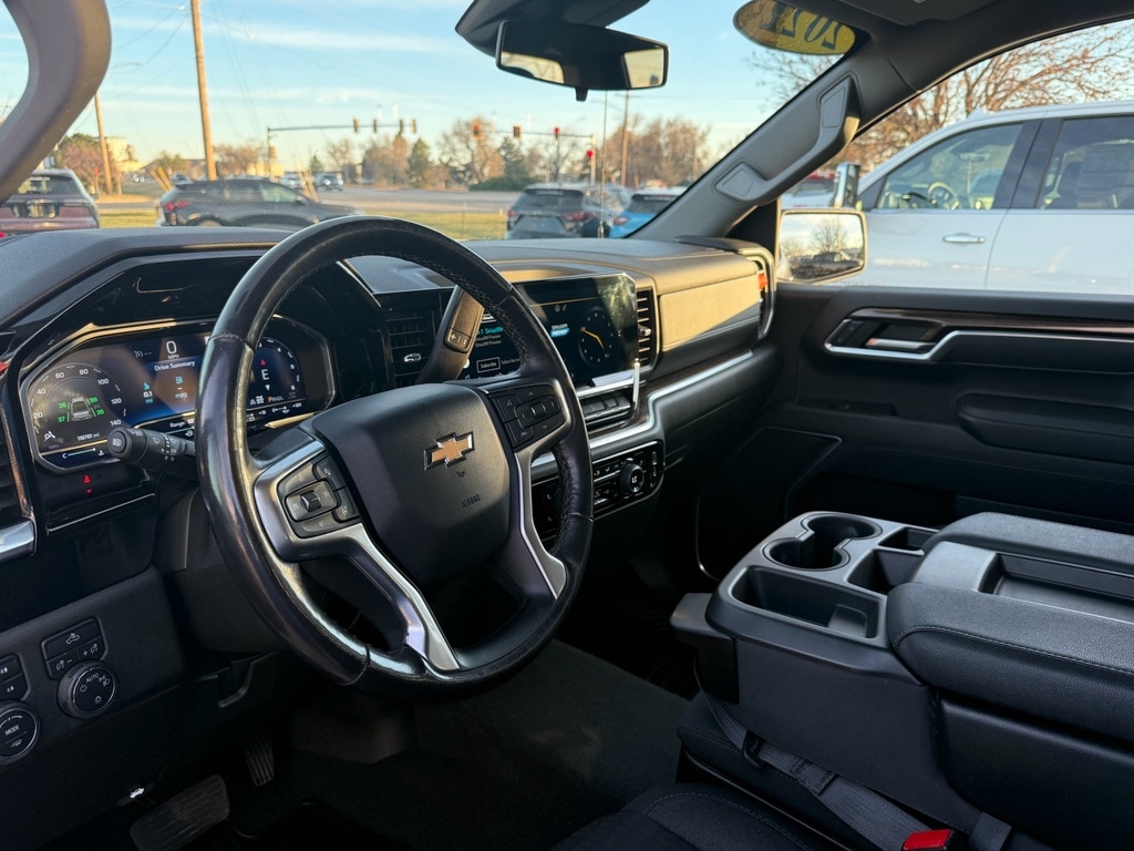 Used 2022 Chevrolet Silverado LT Crew Cab
