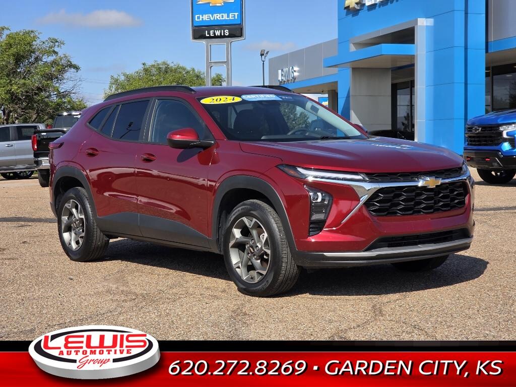 Used 2024 Chevrolet Trax LT SUV