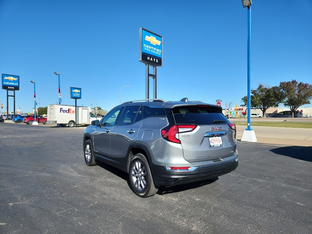 Used 2024 GMC Terrain SLT Sport Utility