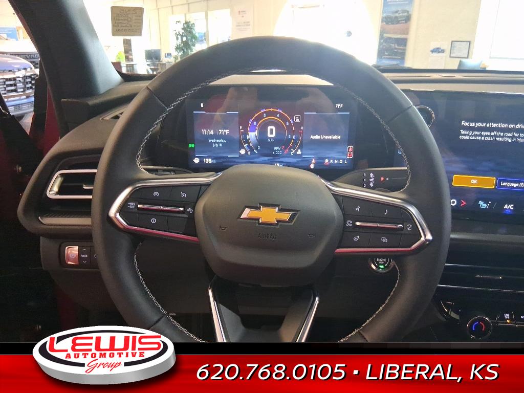 2025 Chevrolet Traverse photo 3