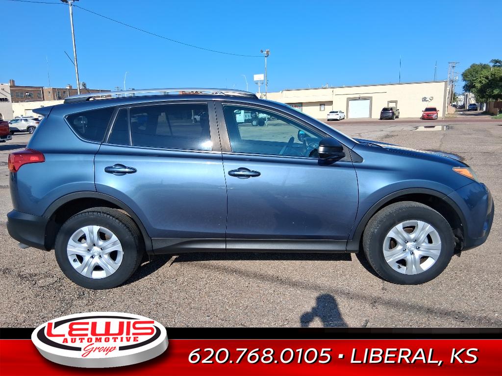 2014 Toyota RAV4 LE photo 2