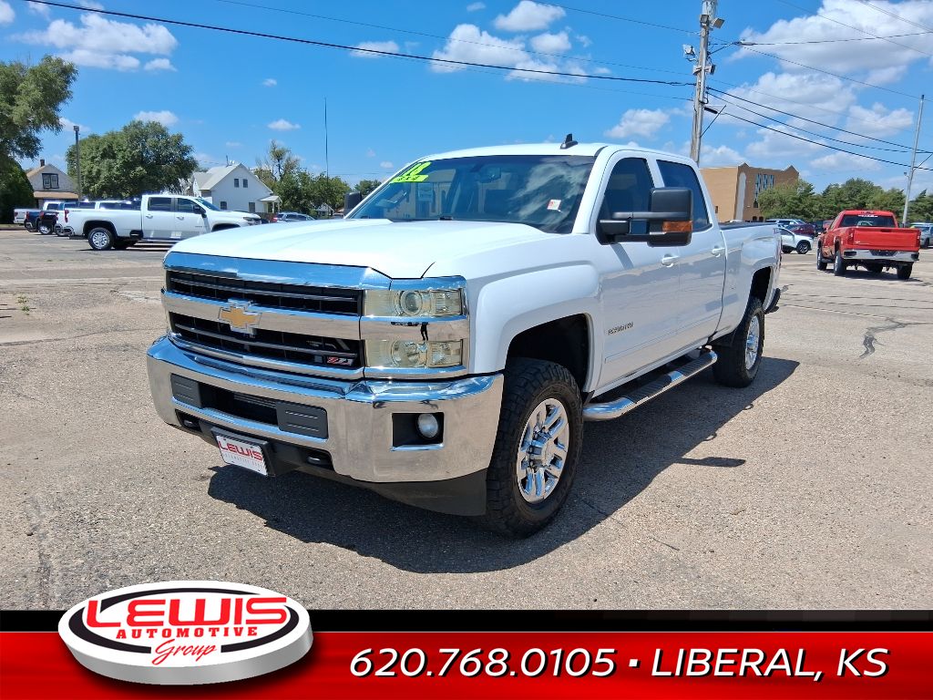 2018 Chevrolet Silverado LT photo 4