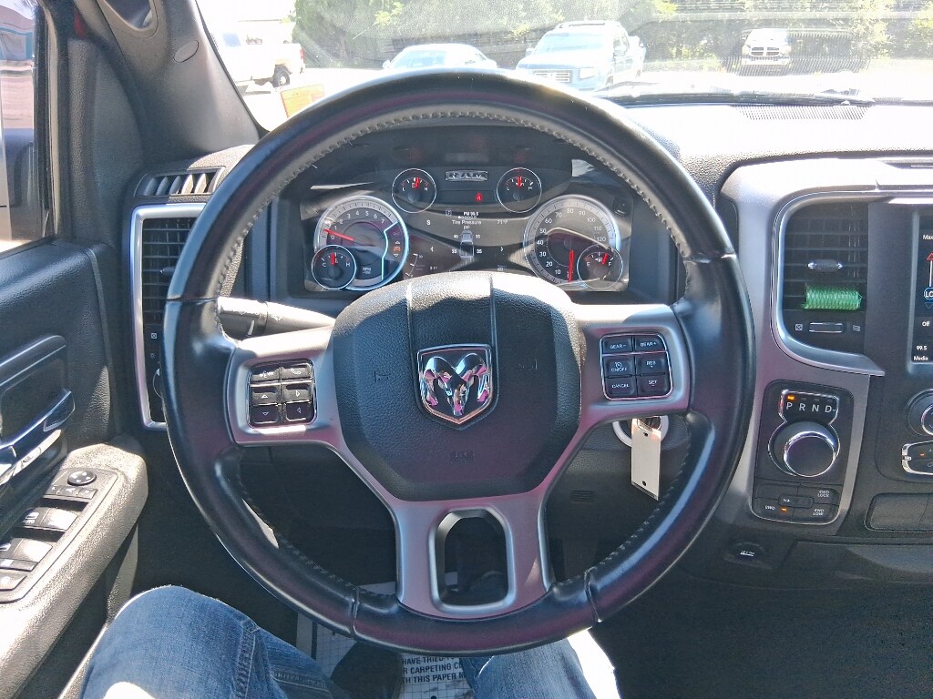 2021 Ram 1500 Classic Warlock photo 3