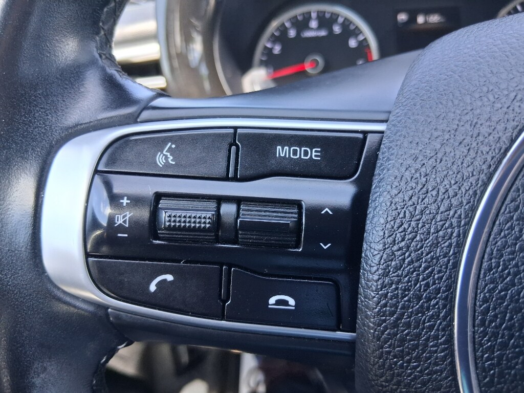 2021 Kia K5 GT-Line photo 4