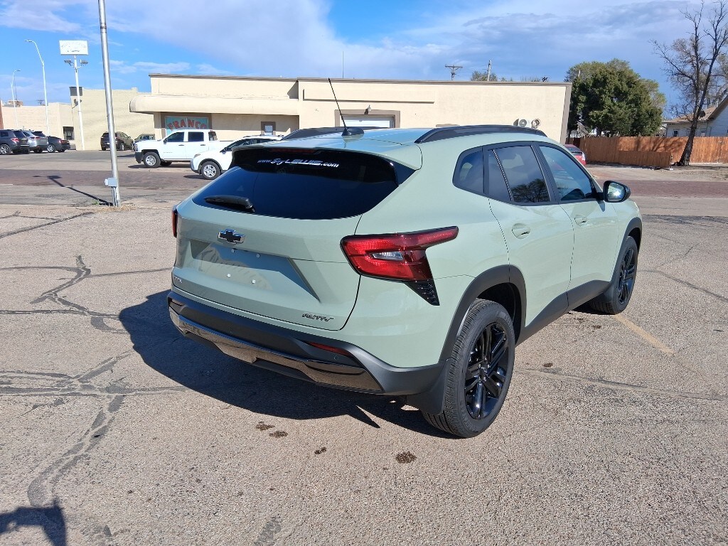 Used 2025 Chevrolet Trax Activ SUV