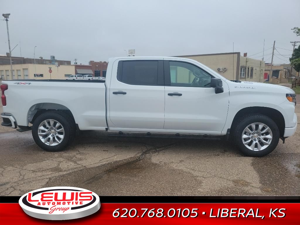 2025 Chevrolet Silverado 1500 Custom photo 3