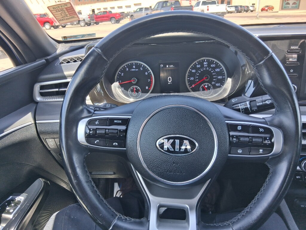 2021 Kia K5 GT-Line photo 3